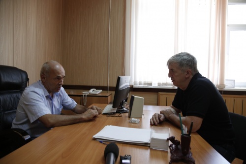 Хизри Абакаров посетил Центр занятости населения по городу Дербент