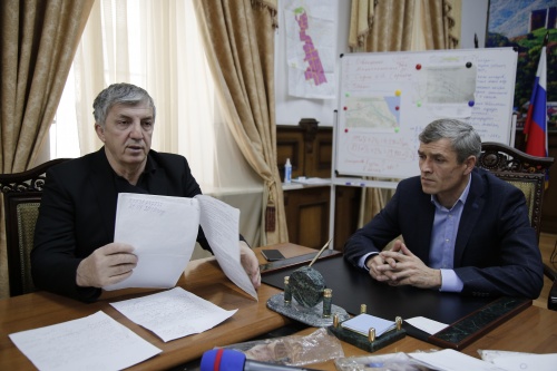 Хизри Абакаров встретился с жительницей Дербента