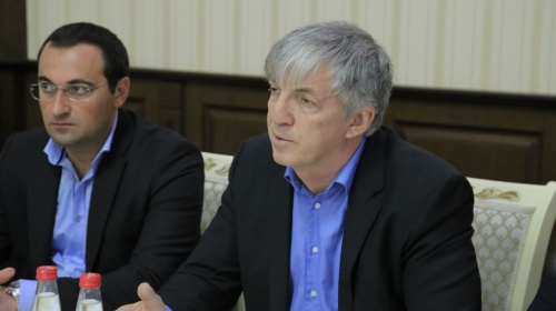 Хизри Абакаров: Наживаться на детях у вас не получится, воровать в городе я не позволю