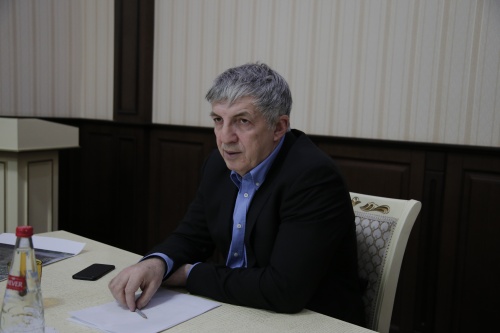 Хизри Абакаров встретился с представителями молодежи города