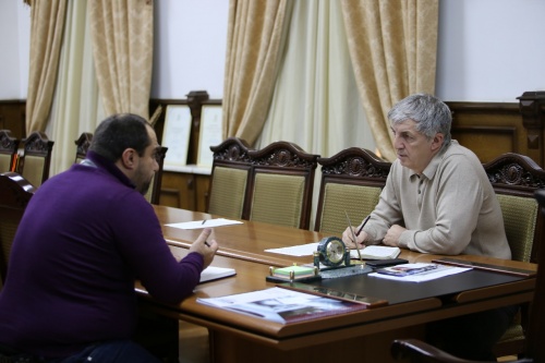 Хизри Абакаров встретился с руководителем Дербентского межрайоннного отдела управления Росреестра по РД
