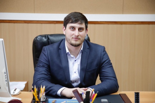Глава ГО «город Дербент» Хизри Абакаров назначил своим заместителем Арсена Мехтиевича Шерифова.