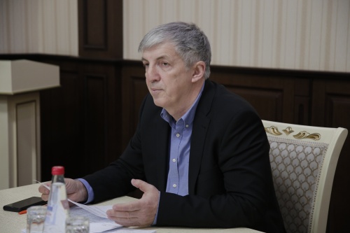 Хизри Абакаров провел совещание с руководителями управляющих компаний и ТСЖ