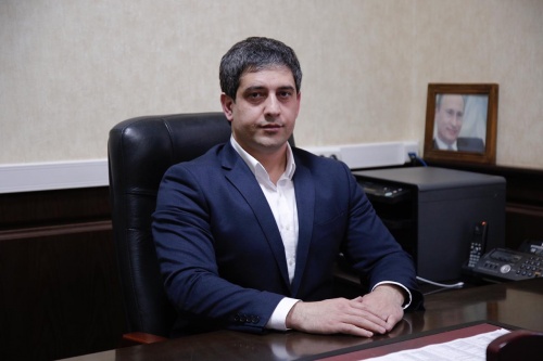 Глава ГО «город Дербент» Хизри Абакаров назначил своим заместителем Исака Сефералиевича Исакова.