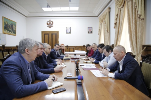 Глава Дербента и Министр природных ресурсов РД обсудили проблемы вывоза мусора