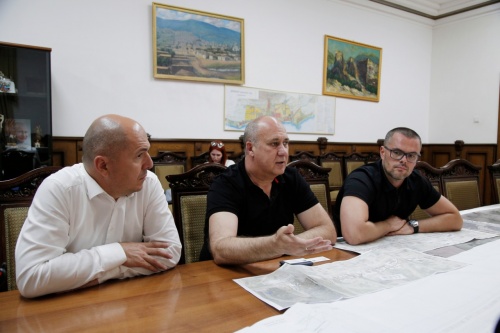 Хизри Абакаров встретился с представителями группы компаний «Гранит» по вопросу строительства канатной дороги в Дербенте
