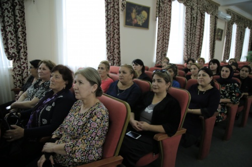 Педагогическому коллективу СОШ №4 представили нового руководителя