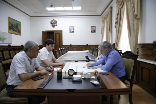  Хизри Абакаров провел совещание по вопросу муниципальной программы «Комплексное территориальное развитие города Дербент»